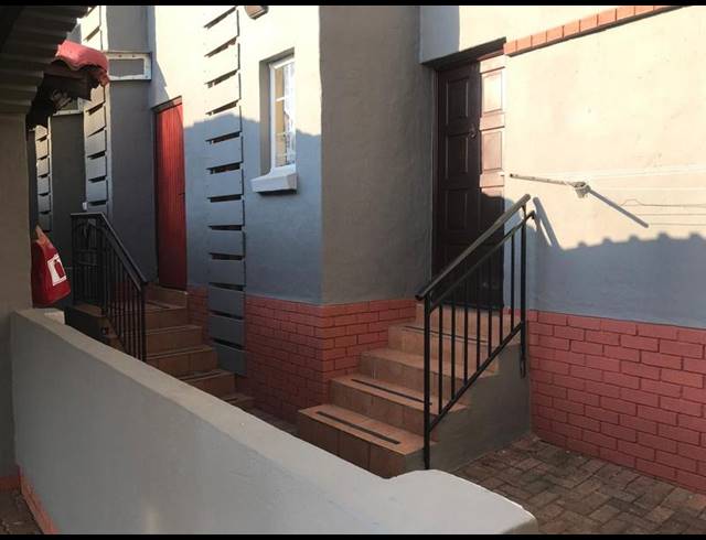 2 BEDROOM APARTMENT FOR SALE IN CASTLEVIEW